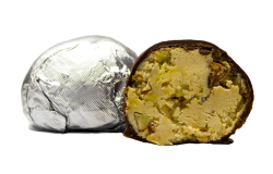 "Bonbon з кеш'ю, мигдалем та фісташками в молочному шоколаді", 120 грам